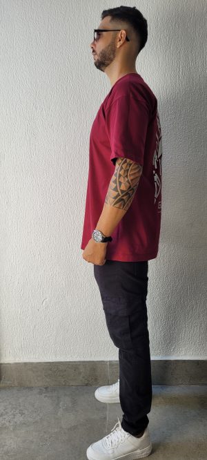 Camiseta oversize cor vinho
