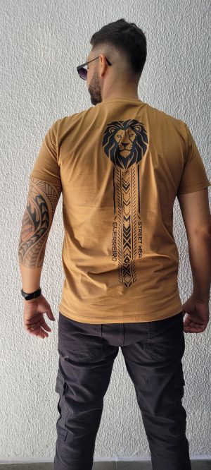 Camiseta tradicional estampada cor mascavo