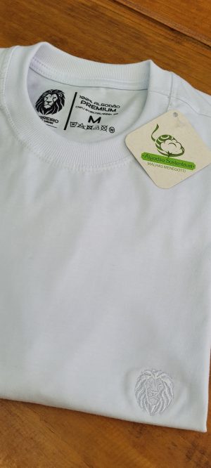 Camiseta tradicional bordada leão cor branca